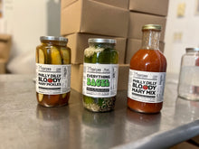 Load image into Gallery viewer, Everything Bagel Pickles (32 oz)
